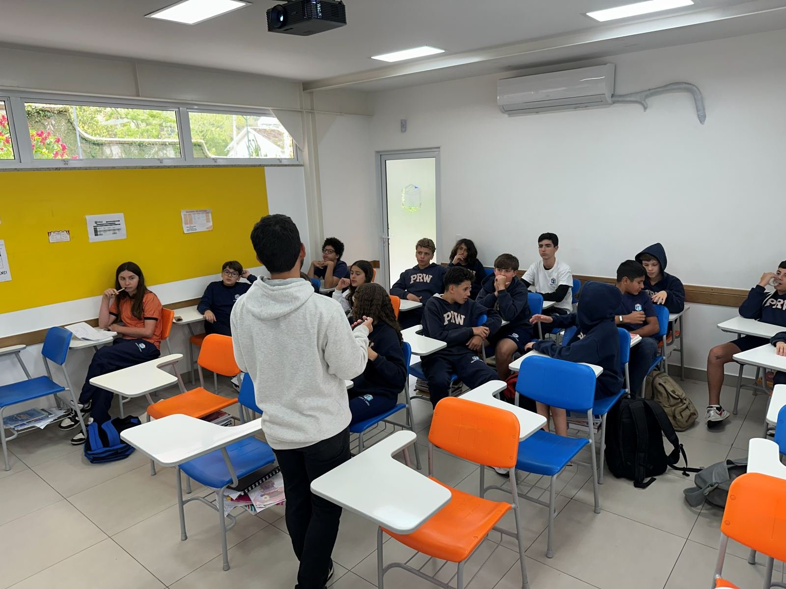 A Trilhar Labs class with students working at their desks